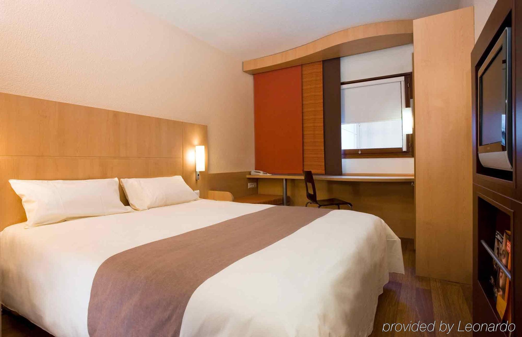 Ibis Paris Gare Montparnasse 15Eme Hotel ภายนอก รูปภาพ