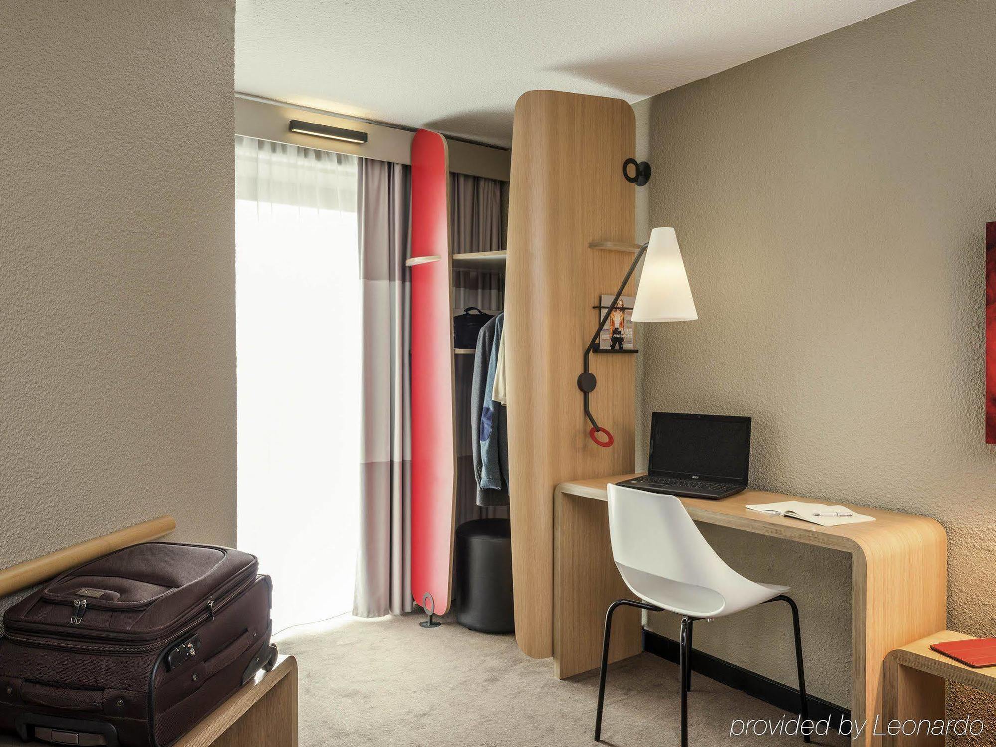 Ibis Paris Gare Montparnasse 15Eme Hotel ภายนอก รูปภาพ